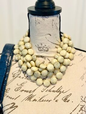 Vintage Angela Caputi Giuggiu Ivory Marbled Resin Statement Necklace Italy